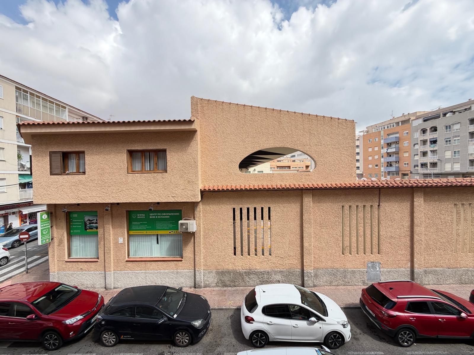 For sale - 2 Bedroom 1 Bathroom Apartment in Torrevieja - Estacion De Autobuses  - Alicante