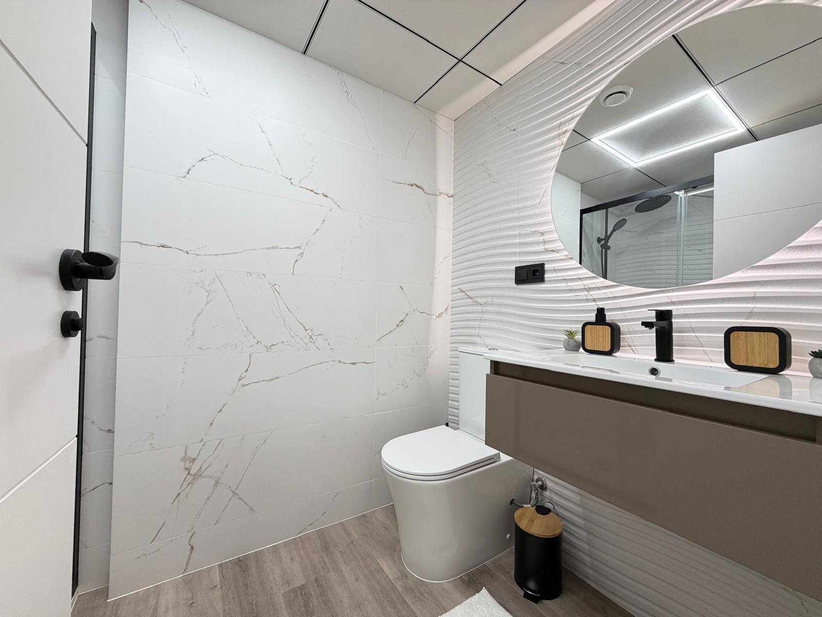 For sale - 2 Bedroom 1 Bathroom Apartment in Torrevieja - Estacion De Autobuses  - Alicante
