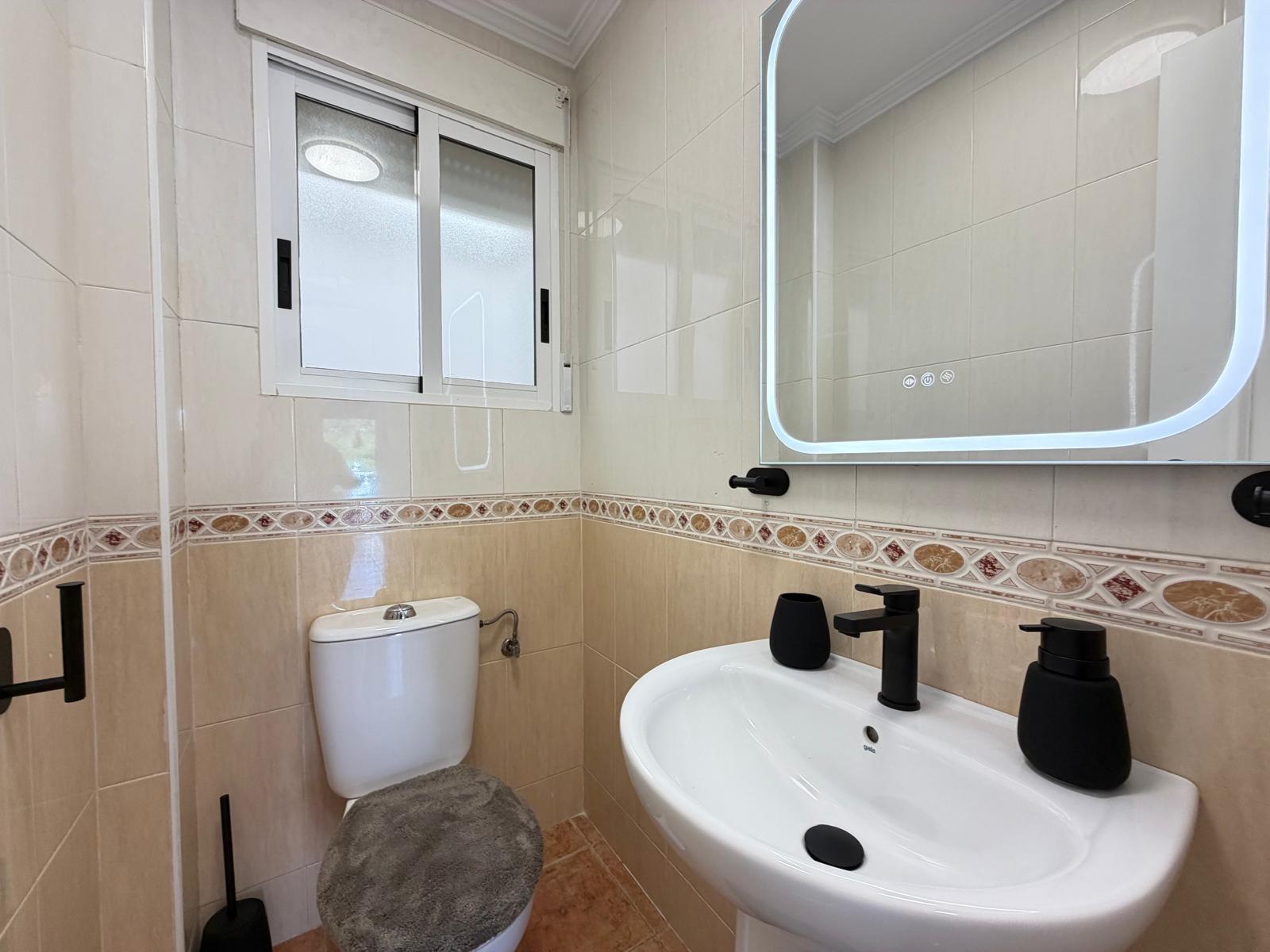 For sale - 3 Bedroom 2 Bathroom Town House in Punta Prima - Rocio Del Mar  - Alicante