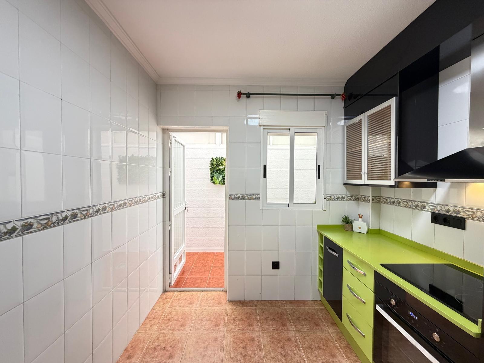 For sale - 3 Bedroom 2 Bathroom Town House in Punta Prima - Rocio Del Mar  - Alicante