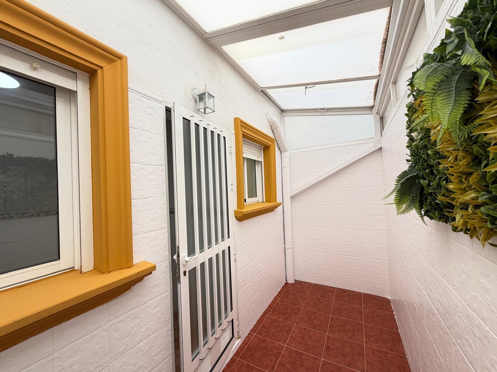 For sale - 3 Bedroom 2 Bathroom Town House in Punta Prima - Rocio Del Mar  - Alicante