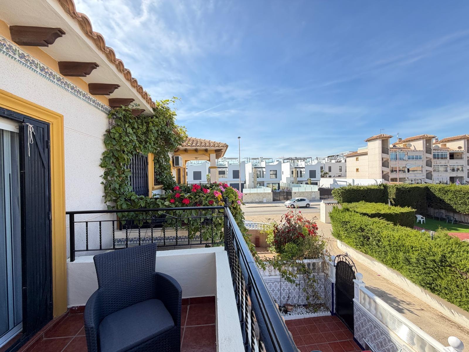 For sale - 3 Bedroom 2 Bathroom Town House in Punta Prima - Rocio Del Mar  - Alicante