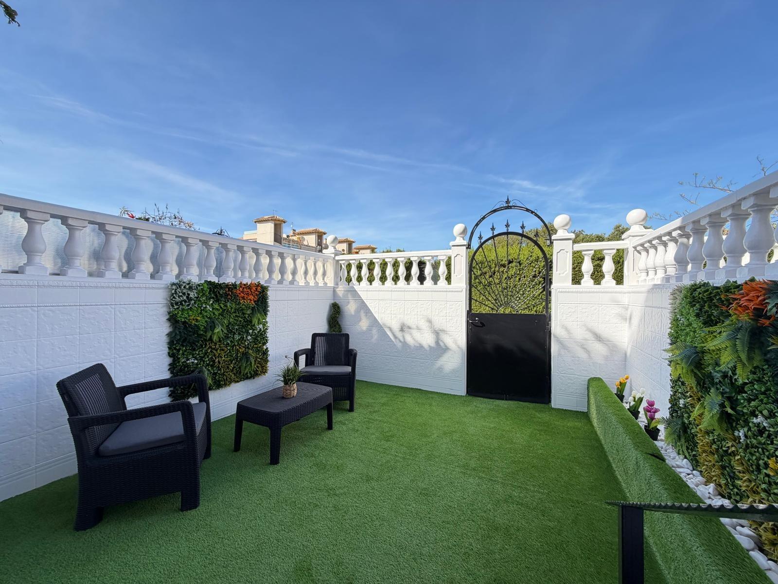 For sale - 3 Bedroom 2 Bathroom Town House in Punta Prima - Rocio Del Mar  - Alicante