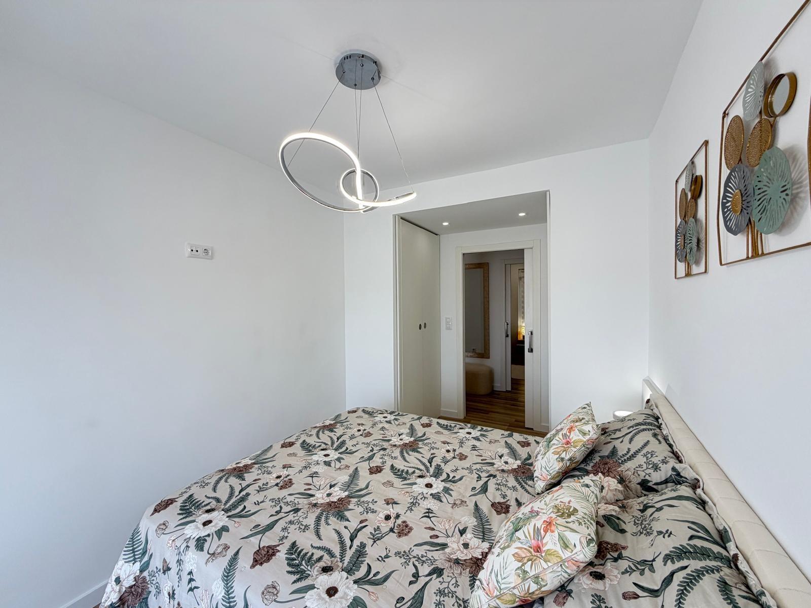 For sale - 3 Bedroom 2 Bathroom Apartment in Torrevieja - Centro  - Alicante