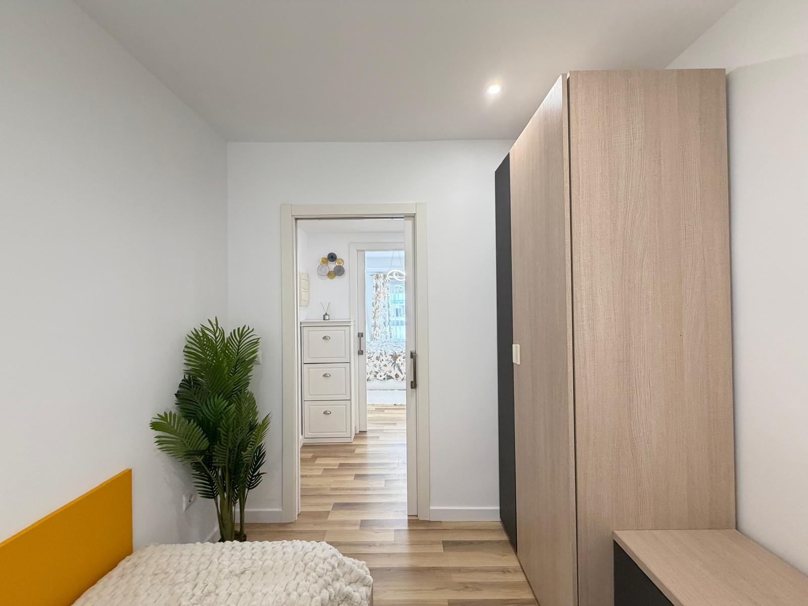 For sale - 3 Bedroom 2 Bathroom Apartment in Torrevieja - Centro  - Alicante
