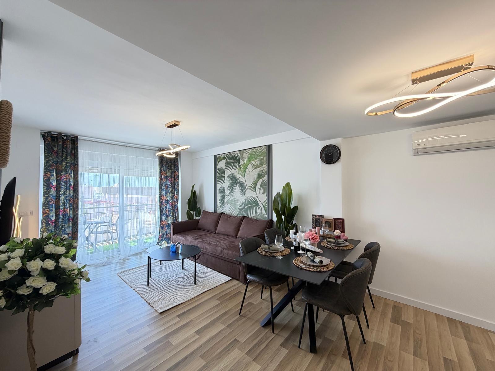 For sale - 3 Bedroom 2 Bathroom Apartment in Torrevieja - Centro  - Alicante