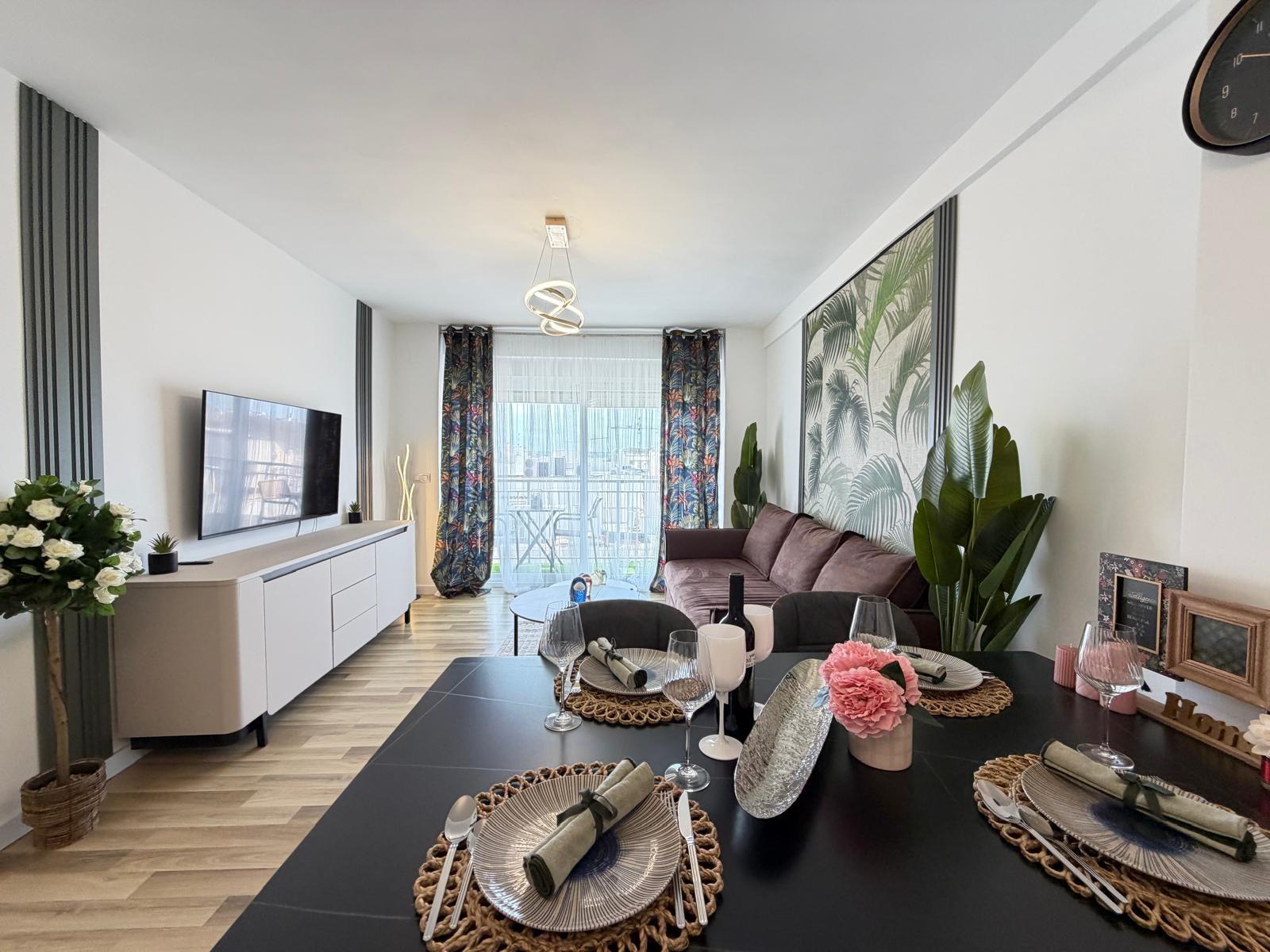 For sale - 3 Bedroom 2 Bathroom Apartment in Torrevieja - Centro  - Alicante