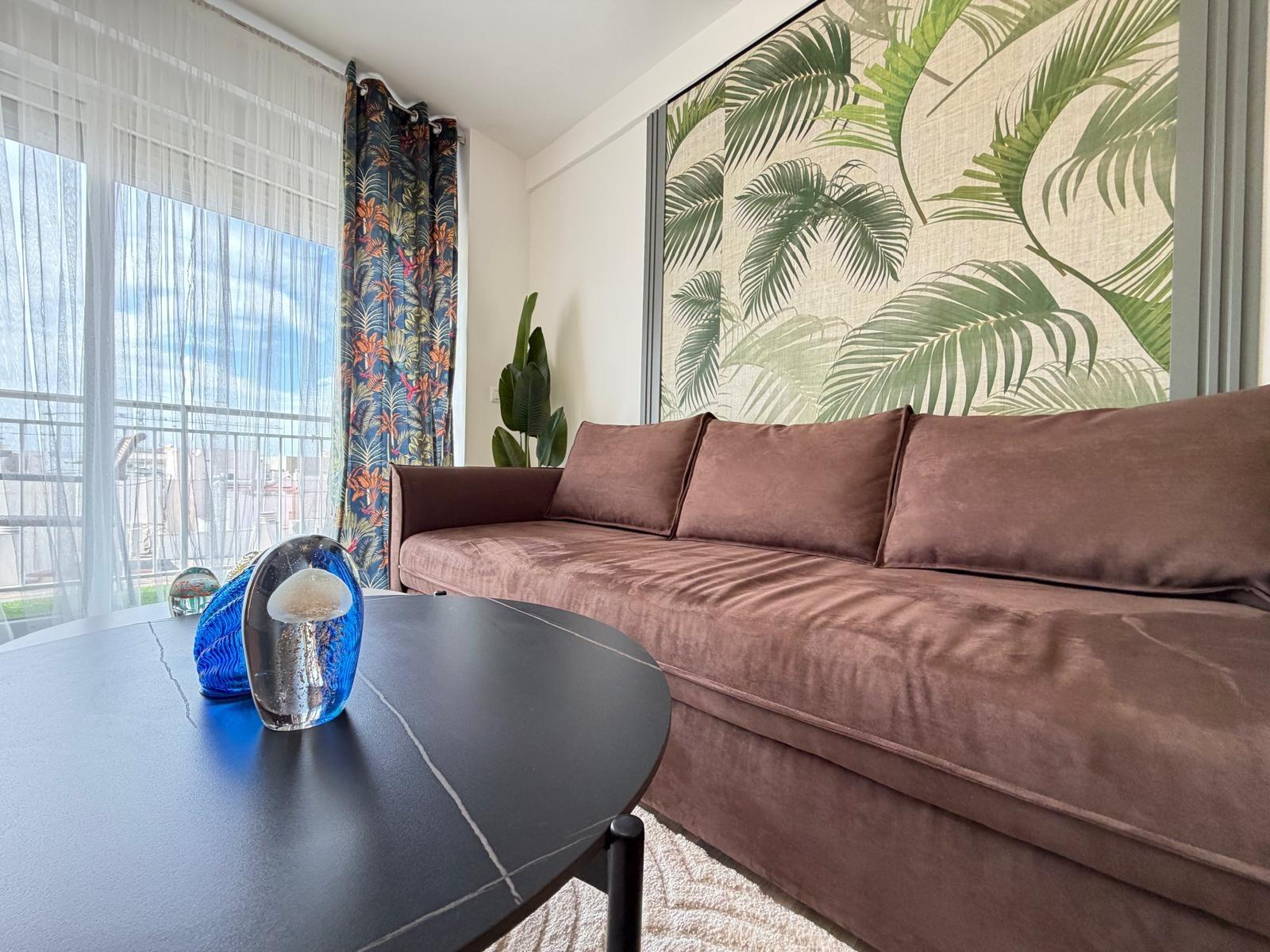 For sale - 3 Bedroom 2 Bathroom Apartment in Torrevieja - Centro  - Alicante