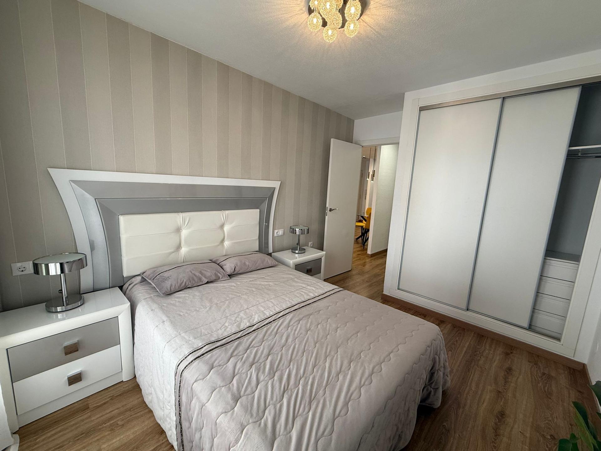 For sale - 2 Bedroom 1 Bathroom Apartment in Torrevieja - Centro  - Alicante