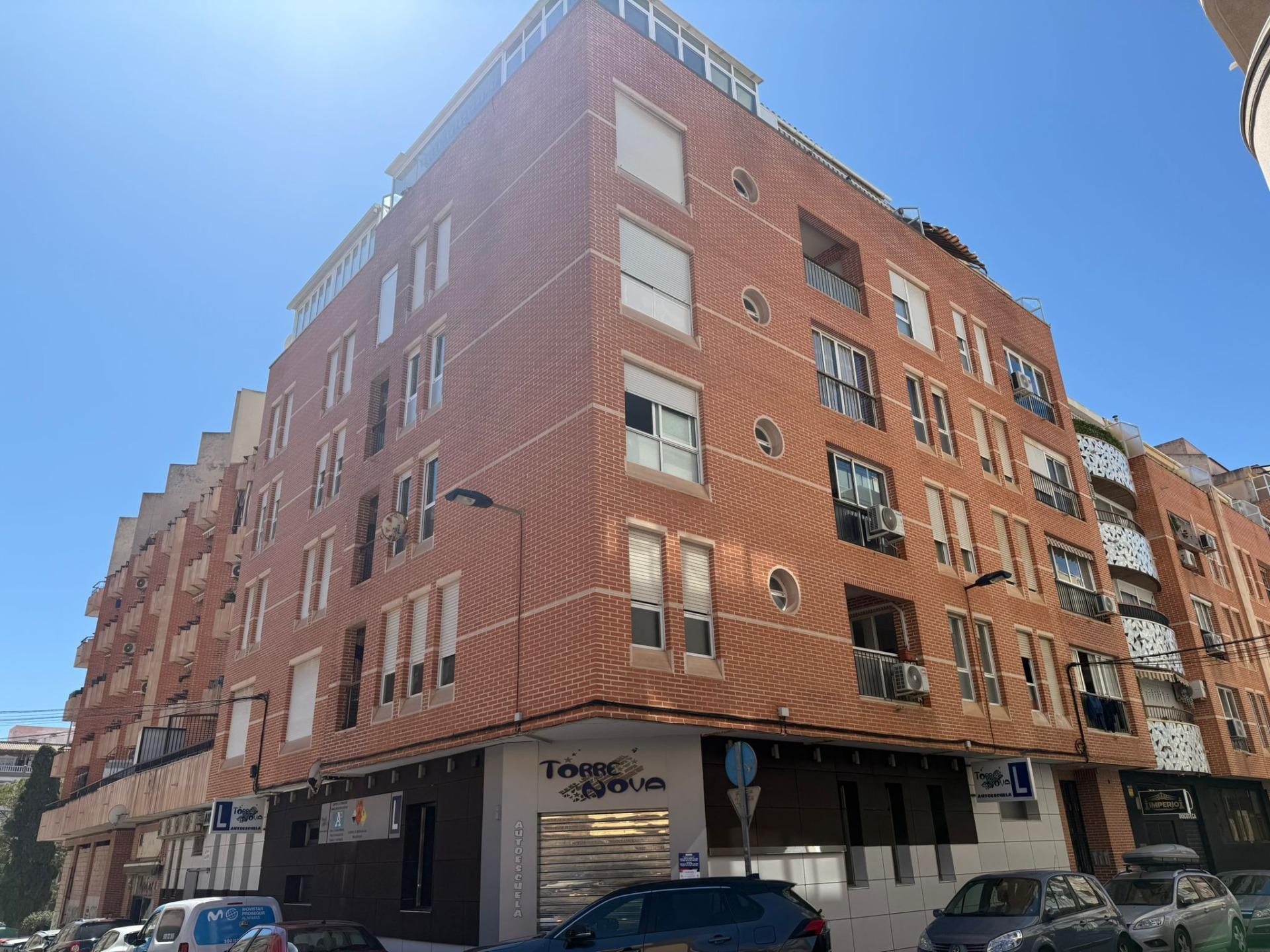 For sale - 2 Bedroom 1 Bathroom Apartment in Torrevieja - Centro  - Alicante