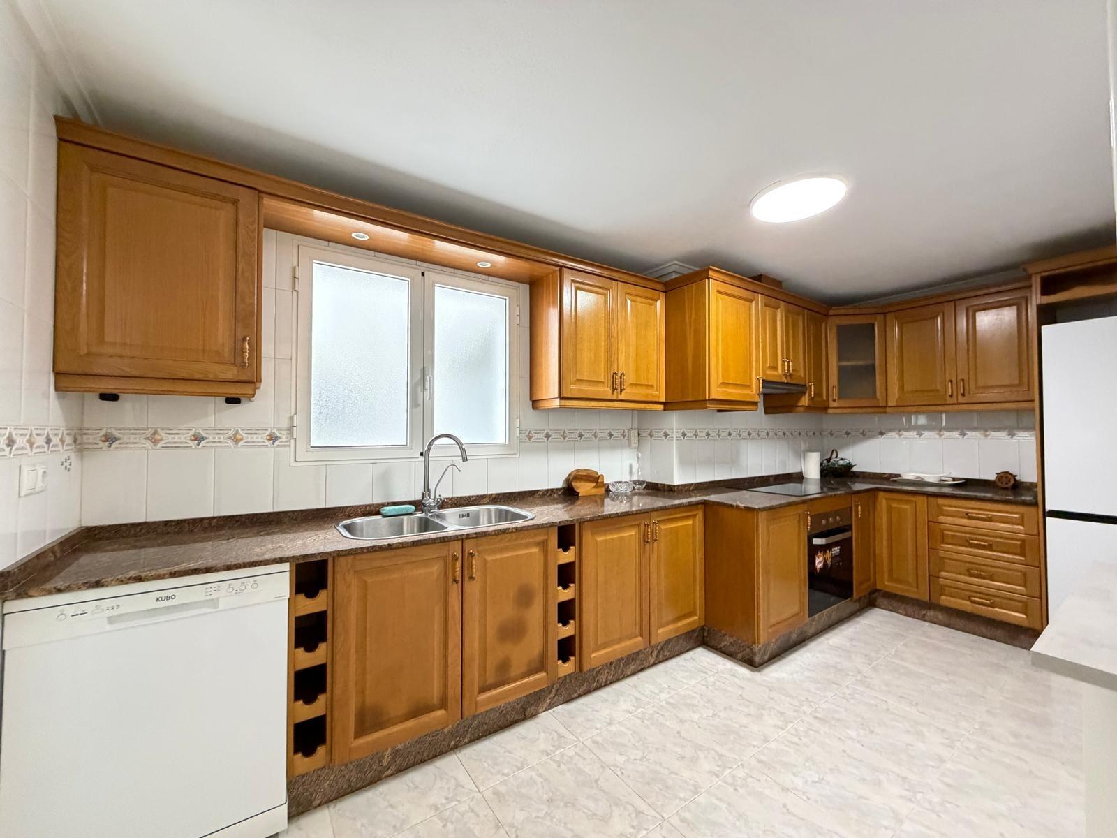 For sale - 3 Bedroom 2 Bathroom Apartment in Torrevieja - Playa Del Cura  - Alicante