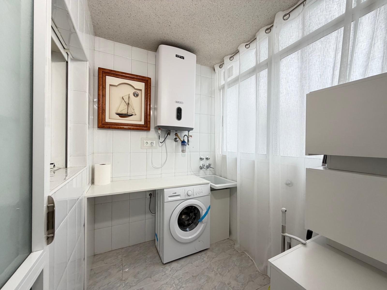 For sale - 3 Bedroom 2 Bathroom Apartment in Torrevieja - Playa Del Cura  - Alicante