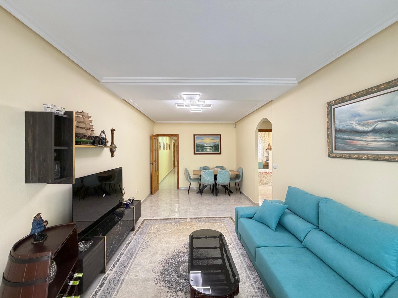 For sale - 3 Bedroom 2 Bathroom Apartment in Torrevieja - Playa Del Cura  - Alicante