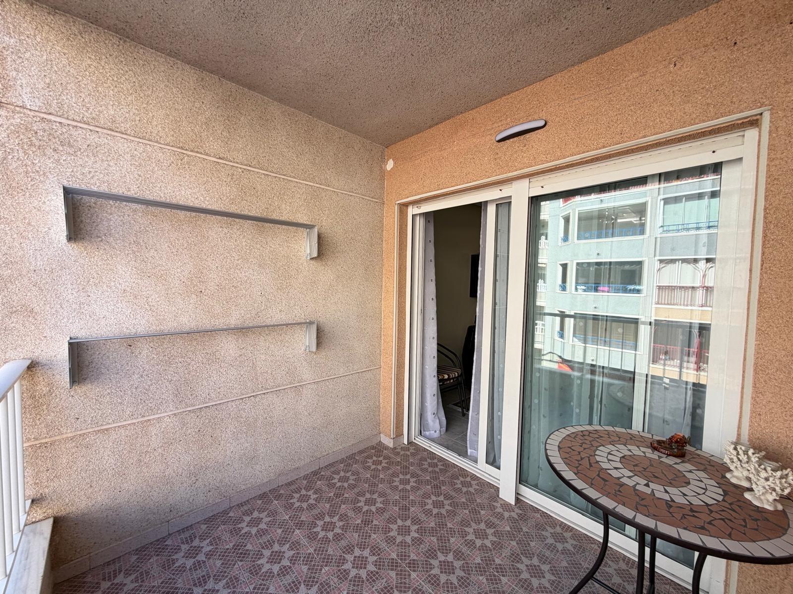 For sale - 3 Bedroom 2 Bathroom Apartment in Torrevieja - Playa Del Cura  - Alicante