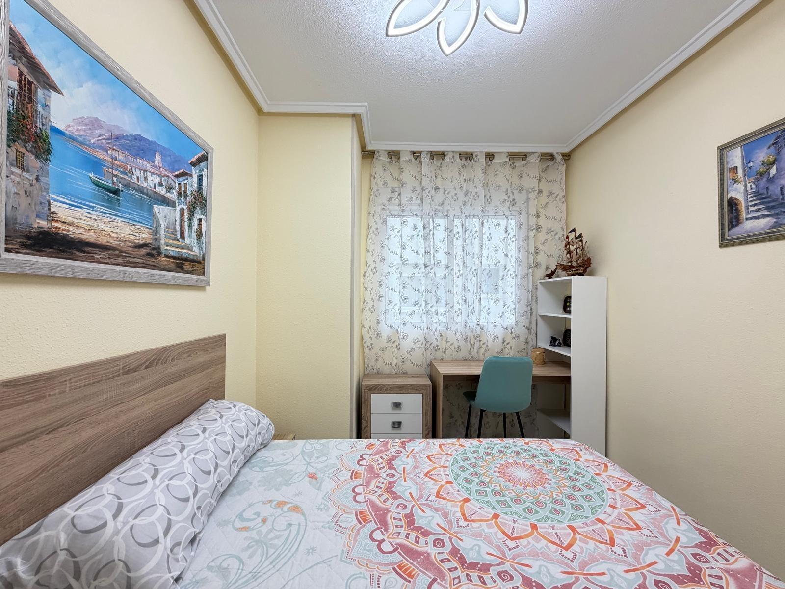 For sale - 3 Bedroom 2 Bathroom Apartment in Torrevieja - Playa Del Cura  - Alicante