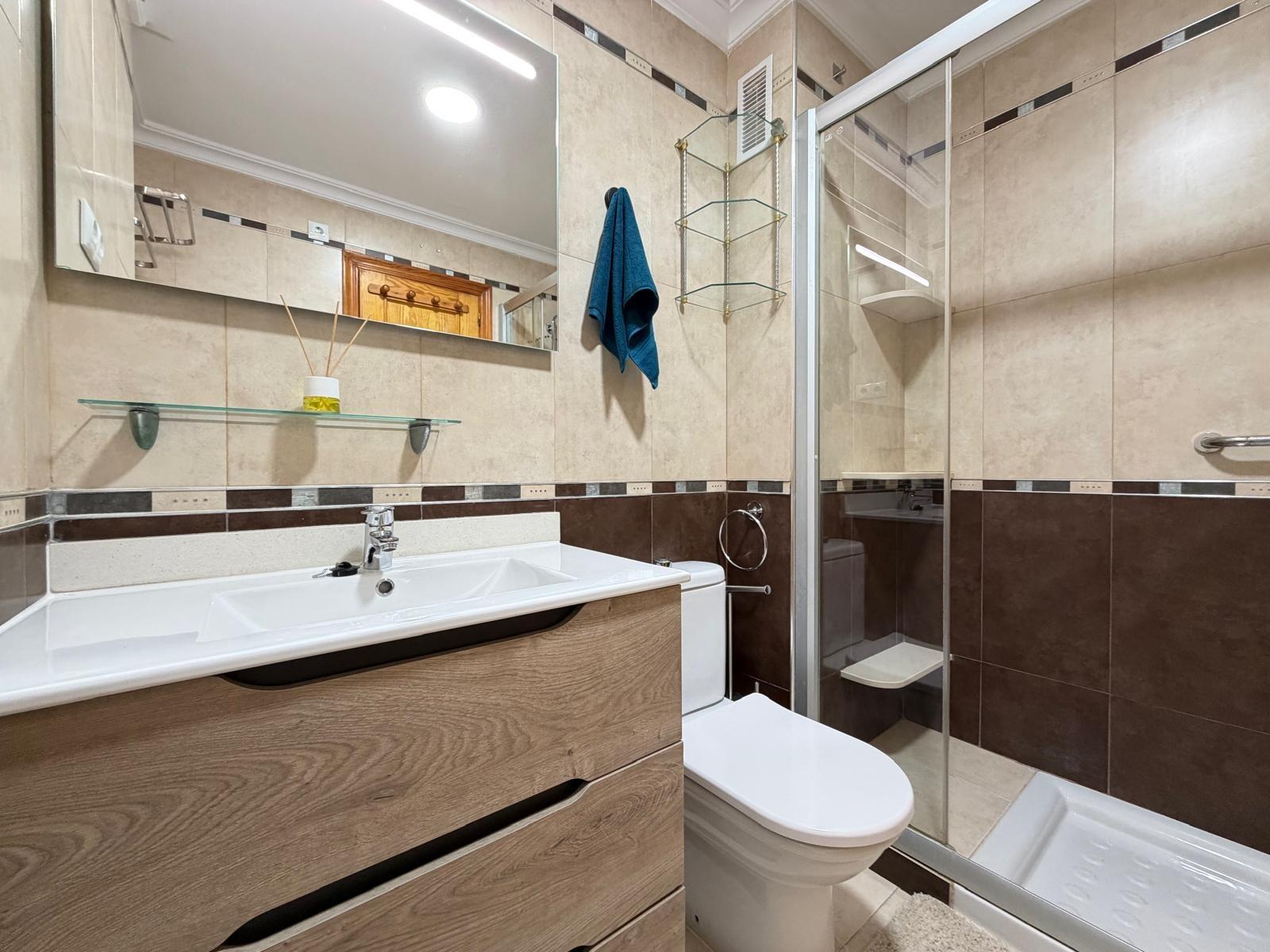 For sale - 3 Bedroom 2 Bathroom Apartment in Torrevieja - Playa Del Cura  - Alicante