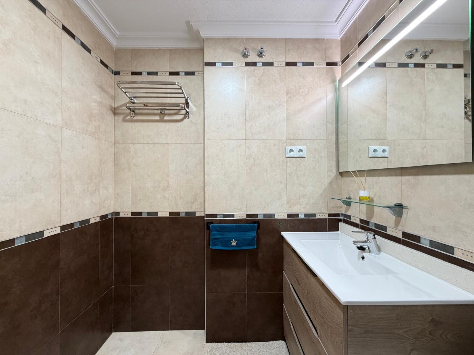 For sale - 3 Bedroom 2 Bathroom Apartment in Torrevieja - Playa Del Cura  - Alicante