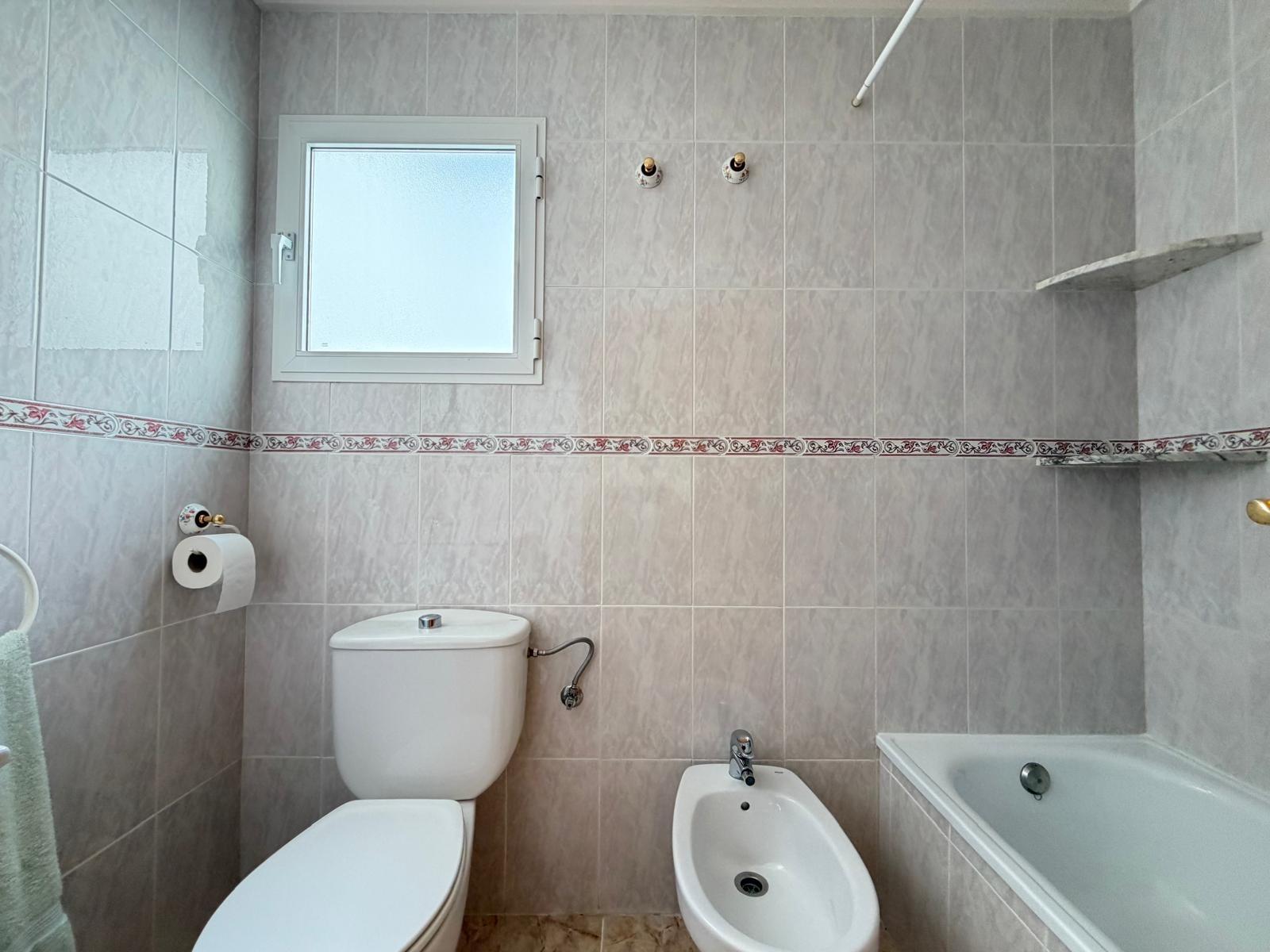 For sale - 2 Bedroom 1 Bathroom Penthouse in Torrevieja - Playa Del Cura  - Alicante