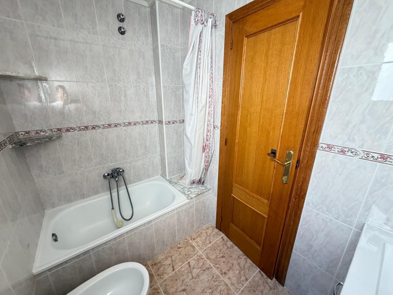 For sale - 2 Bedroom 1 Bathroom Penthouse in Torrevieja - Playa Del Cura  - Alicante