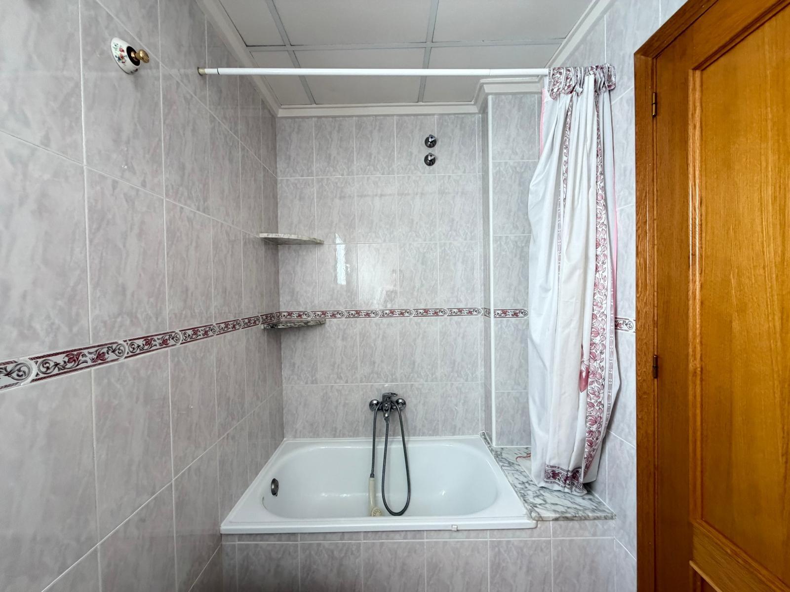 For sale - 2 Bedroom 1 Bathroom Penthouse in Torrevieja - Playa Del Cura  - Alicante
