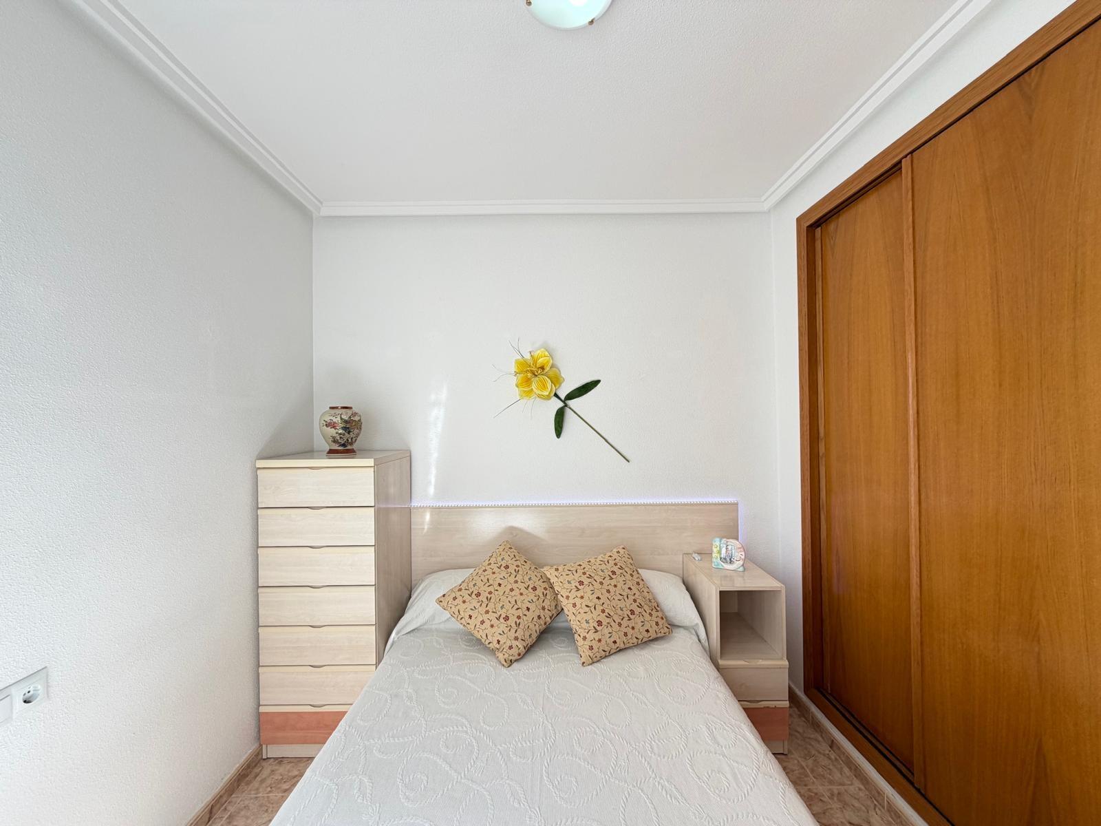 For sale - 2 Bedroom 1 Bathroom Penthouse in Torrevieja - Playa Del Cura  - Alicante