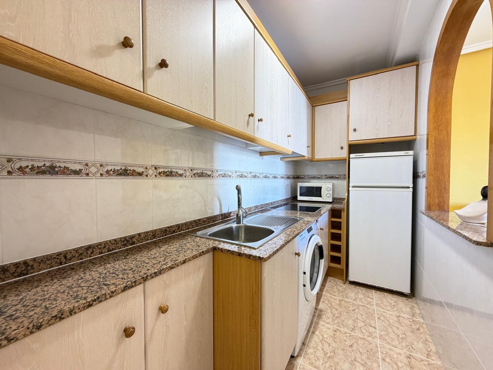 For sale - 2 Bedroom 1 Bathroom Penthouse in Torrevieja - Playa Del Cura  - Alicante