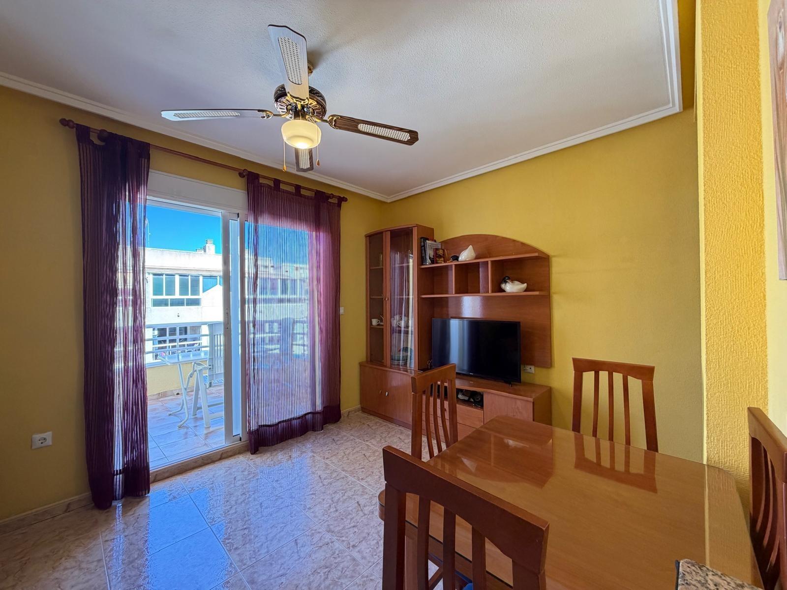For sale - 2 Bedroom 1 Bathroom Penthouse in Torrevieja - Playa Del Cura  - Alicante