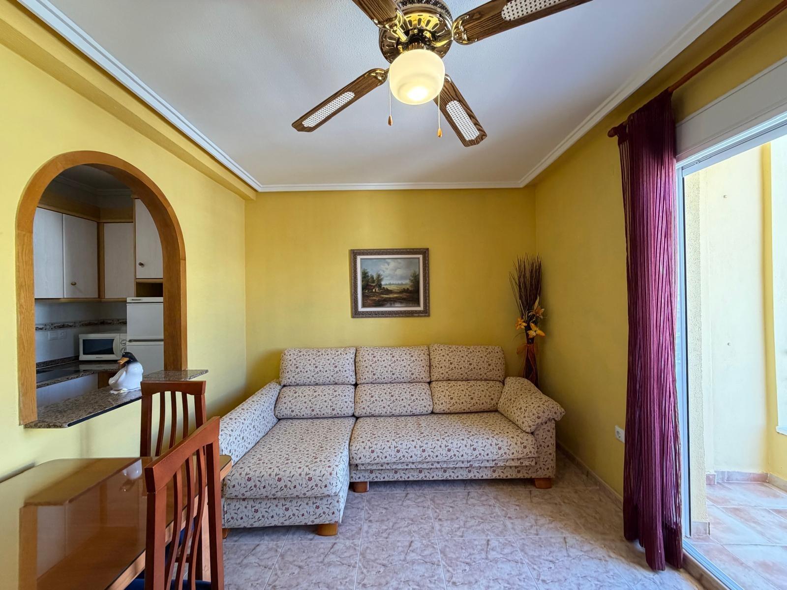 For sale - 2 Bedroom 1 Bathroom Penthouse in Torrevieja - Playa Del Cura  - Alicante