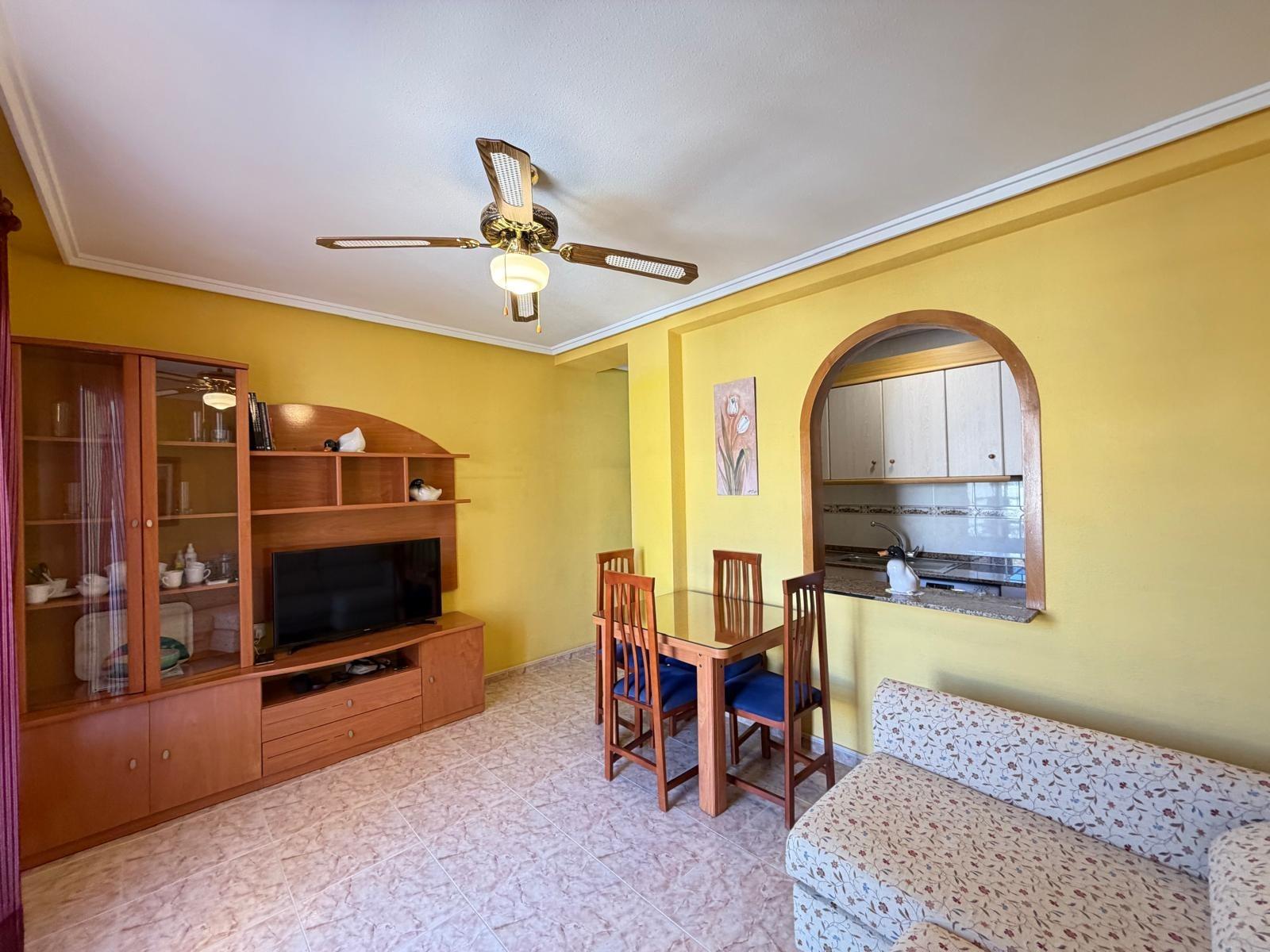 For sale - 2 Bedroom 1 Bathroom Penthouse in Torrevieja - Playa Del Cura  - Alicante