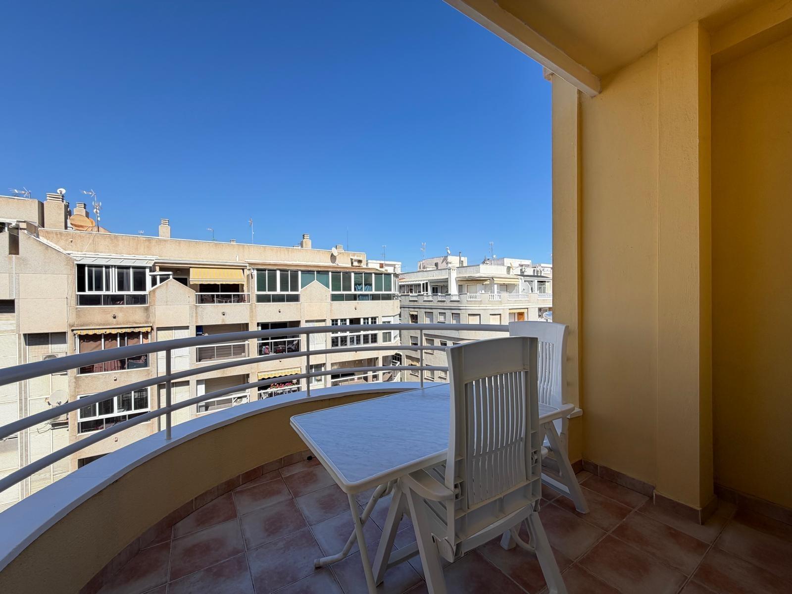 For sale - 2 Bedroom 1 Bathroom Penthouse in Torrevieja - Playa Del Cura  - Alicante