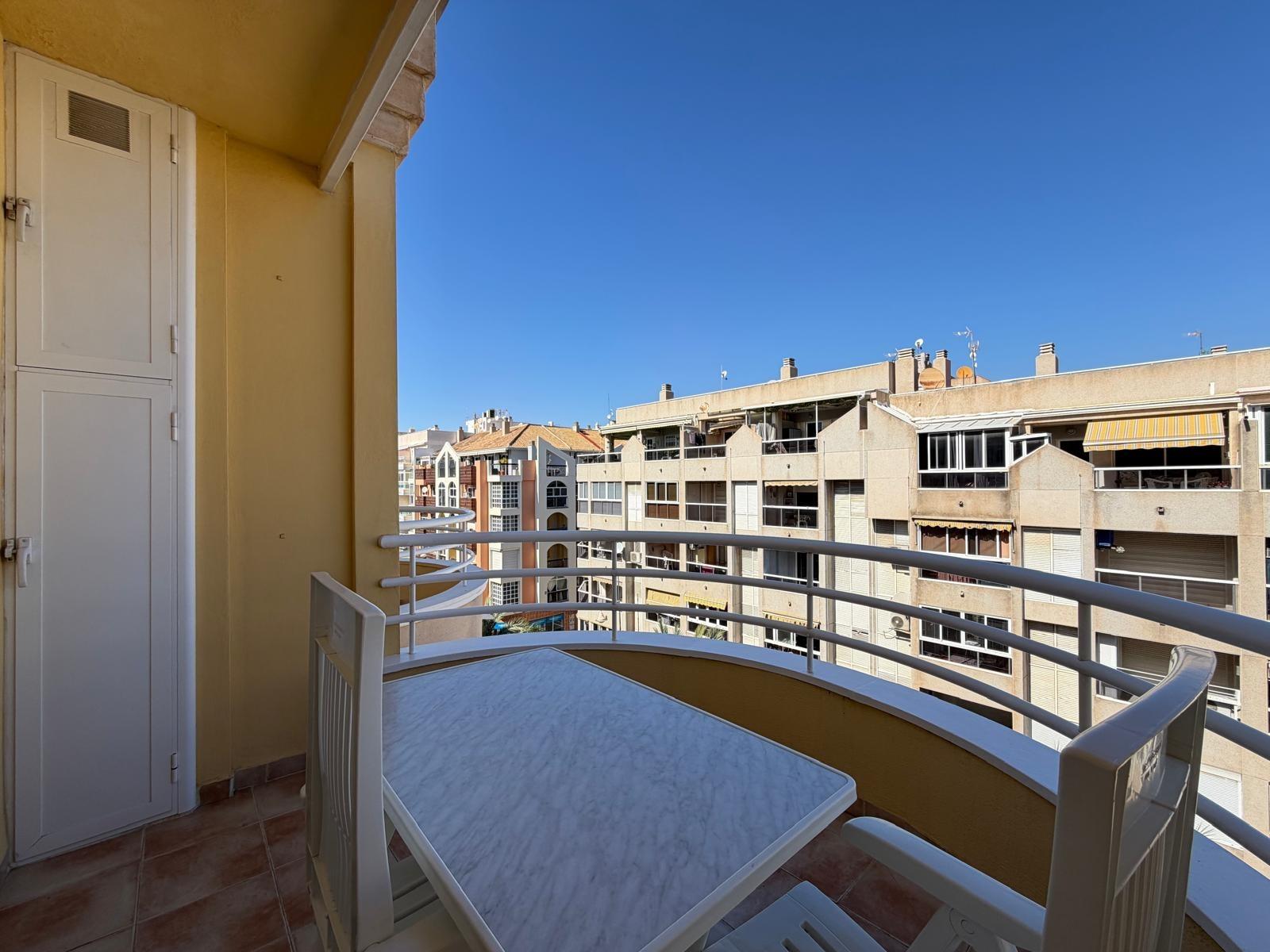 For sale - 2 Bedroom 1 Bathroom Penthouse in Torrevieja - Playa Del Cura  - Alicante