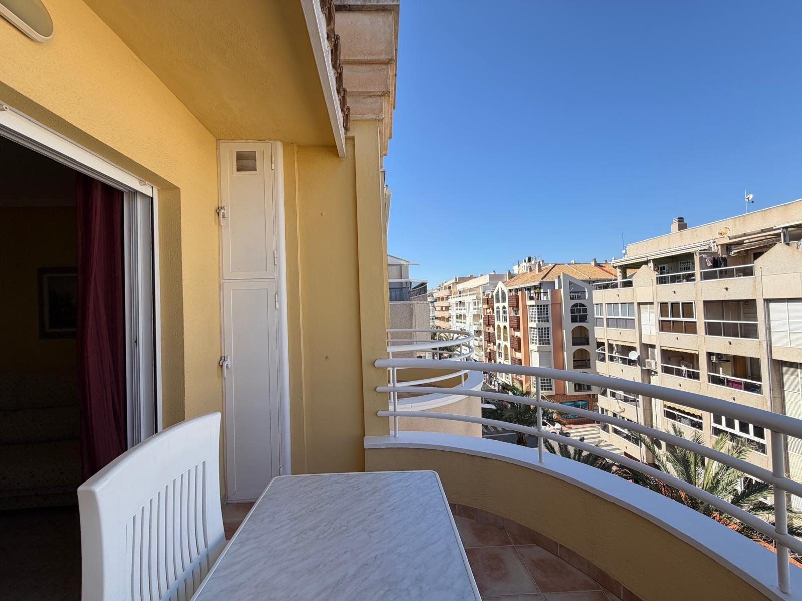 For sale - 2 Bedroom 1 Bathroom Penthouse in Torrevieja - Playa Del Cura  - Alicante