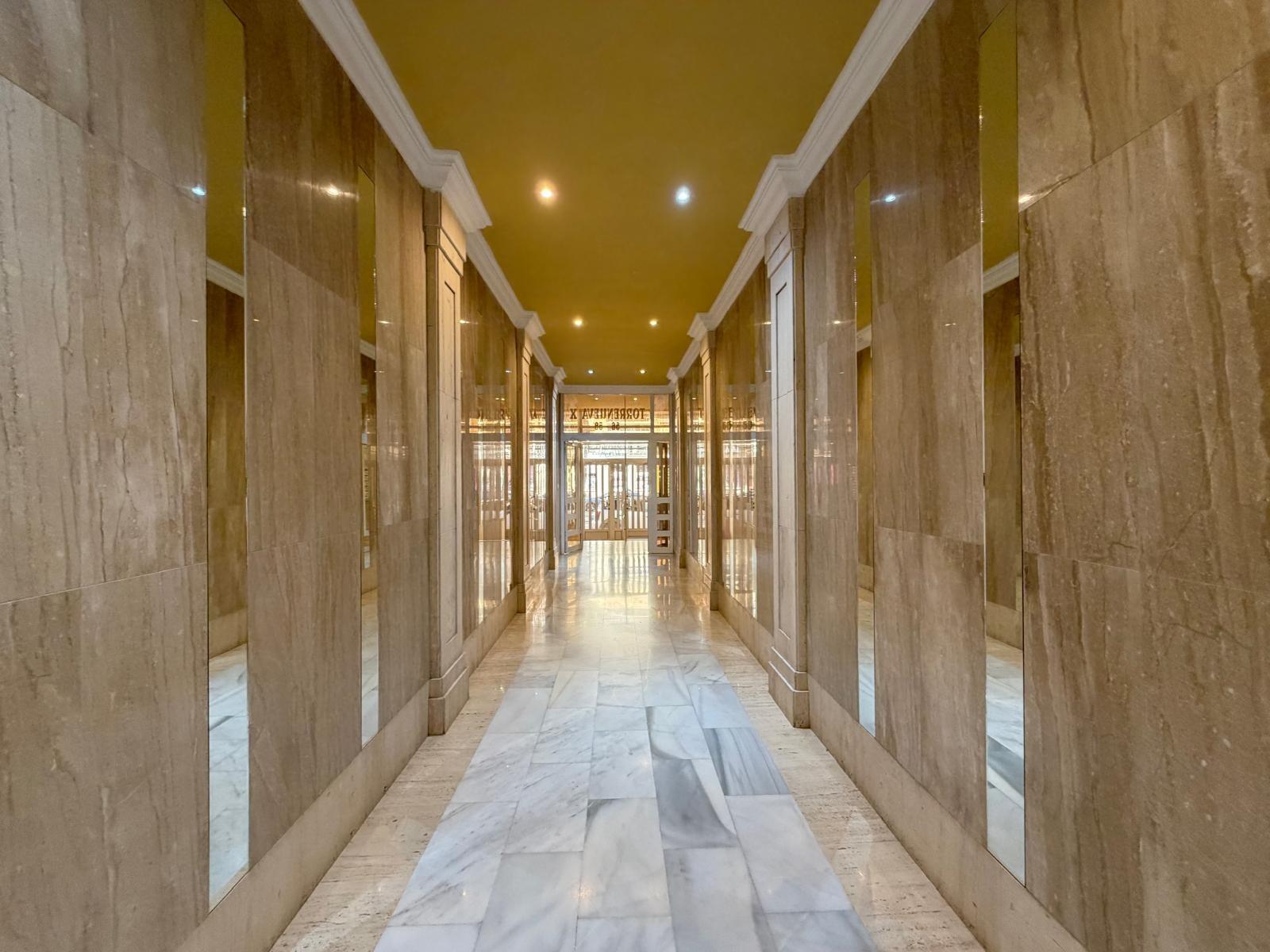 For sale - 2 Bedroom 1 Bathroom Penthouse in Torrevieja - Playa Del Cura  - Alicante