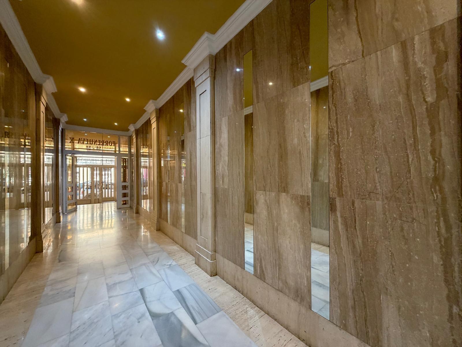 For sale - 2 Bedroom 1 Bathroom Penthouse in Torrevieja - Playa Del Cura  - Alicante