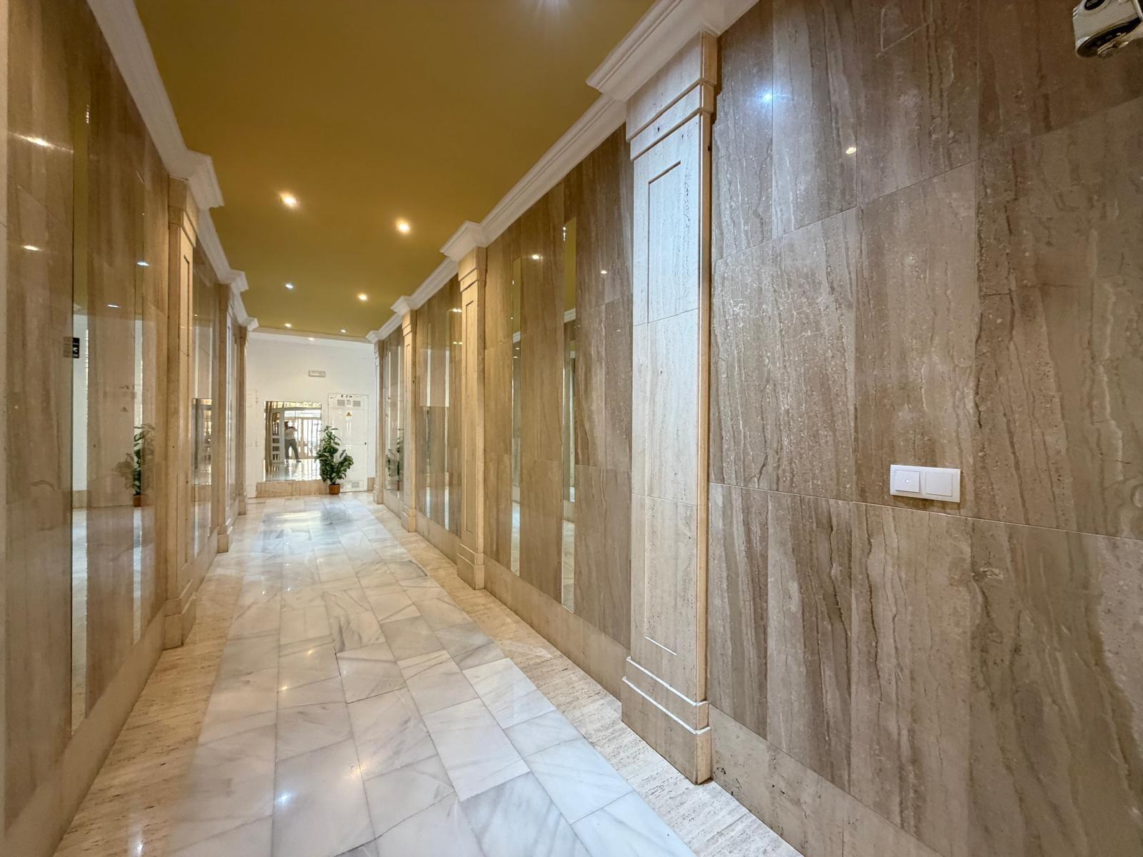 For sale - 2 Bedroom 1 Bathroom Penthouse in Torrevieja - Playa Del Cura  - Alicante