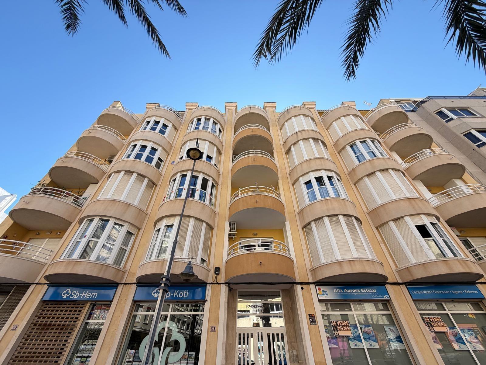 For sale - 2 Bedroom 1 Bathroom Penthouse in Torrevieja - Playa Del Cura  - Alicante