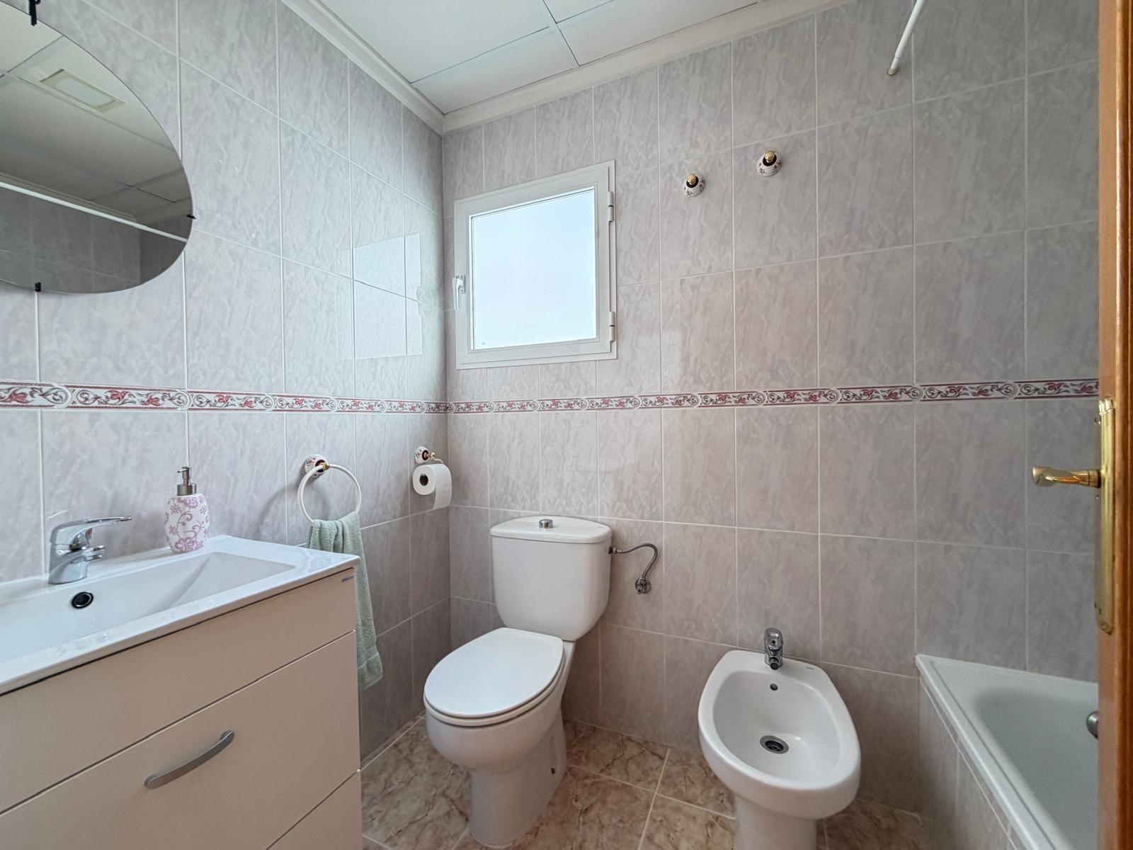 For sale - 2 Bedroom 1 Bathroom Penthouse in Torrevieja - Playa Del Cura  - Alicante