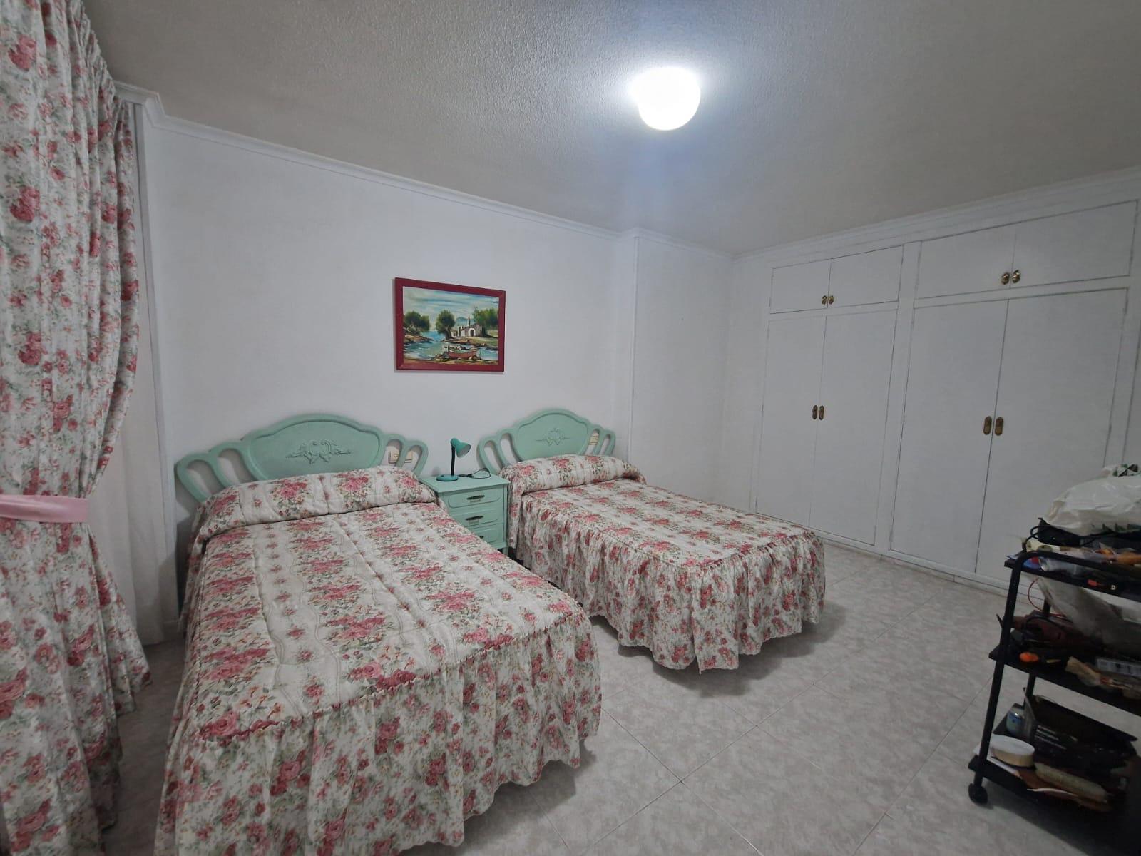 For sale - 3 Bedroom 2 Bathroom Apartment in Torrevieja - Playa De Los Locos  - Alicante