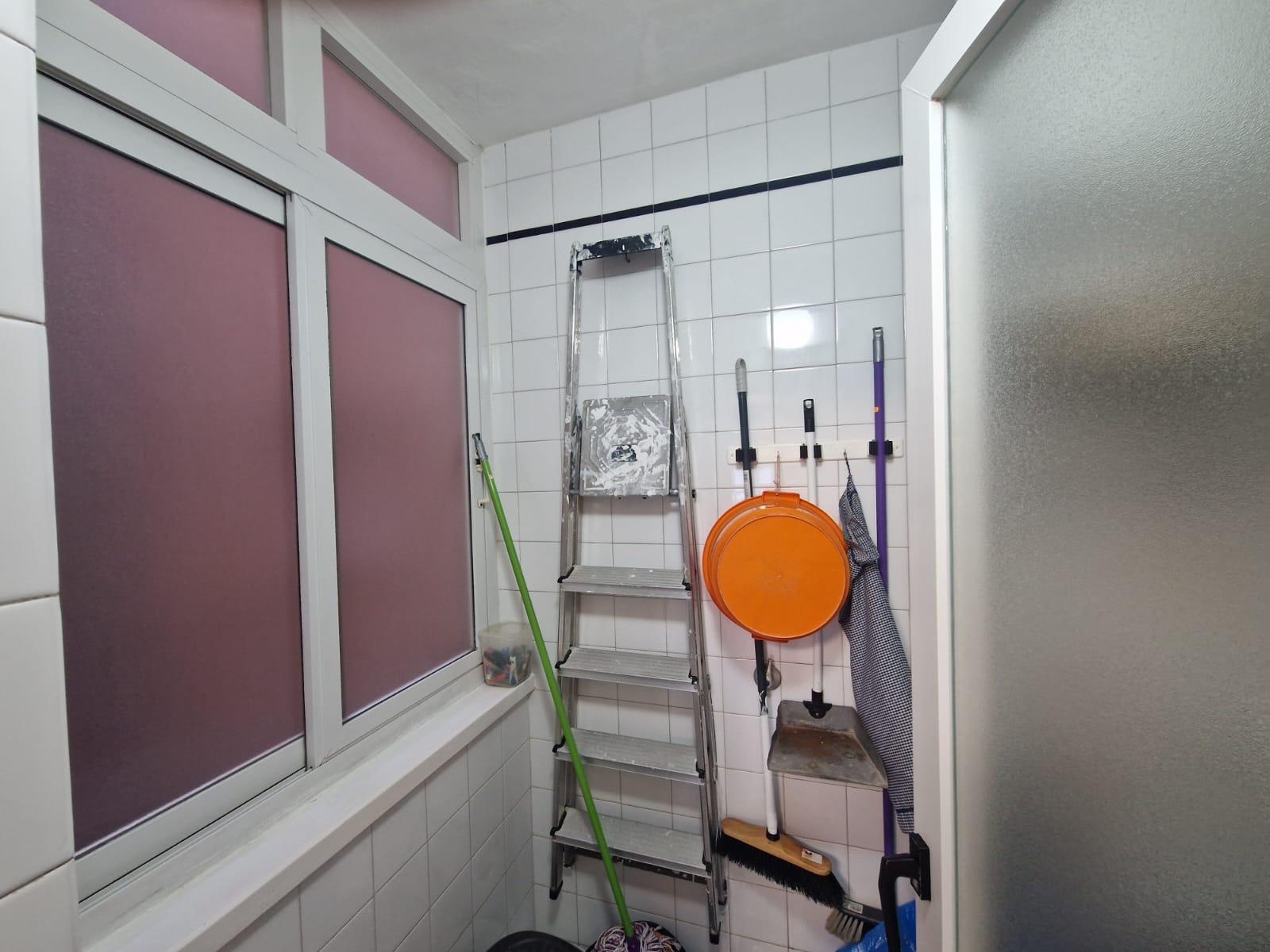 For sale - 3 Bedroom 2 Bathroom Apartment in Torrevieja - Playa De Los Locos  - Alicante