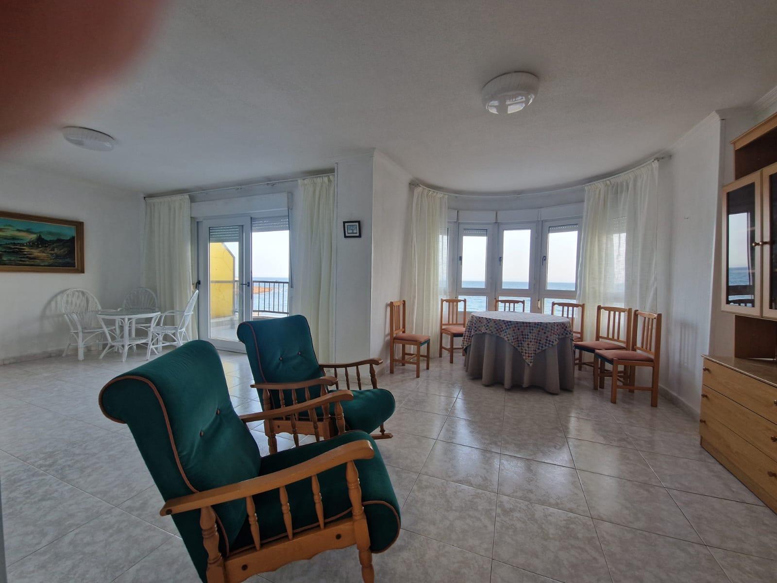 For sale - 3 Bedroom 2 Bathroom Apartment in Torrevieja - Playa De Los Locos  - Alicante