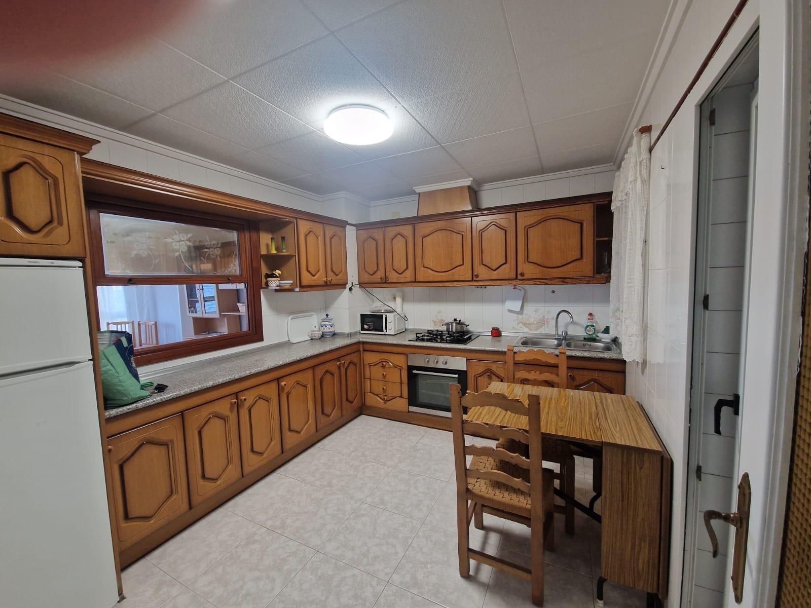 For sale - 3 Bedroom 2 Bathroom Apartment in Torrevieja - Playa De Los Locos  - Alicante