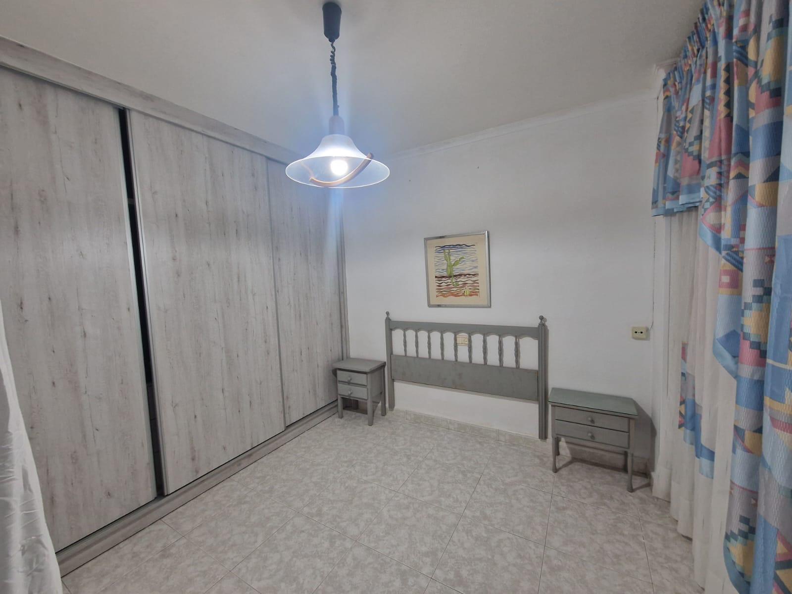 For sale - 3 Bedroom 2 Bathroom Apartment in Torrevieja - Playa De Los Locos  - Alicante