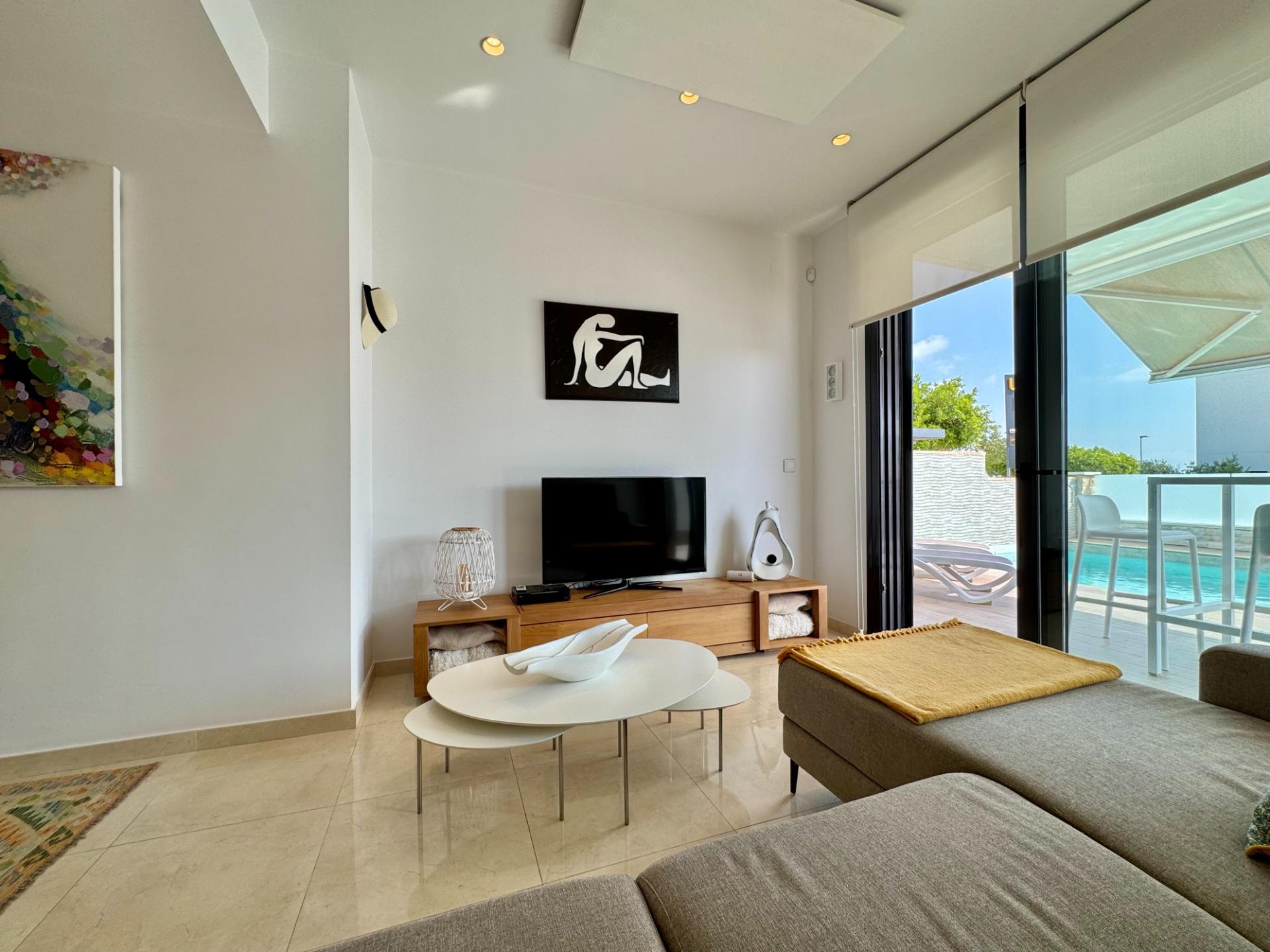 For sale - 3 Bedroom 2 Bathroom Villa in San Miguel de Salinas - Bellavista  - Alicante