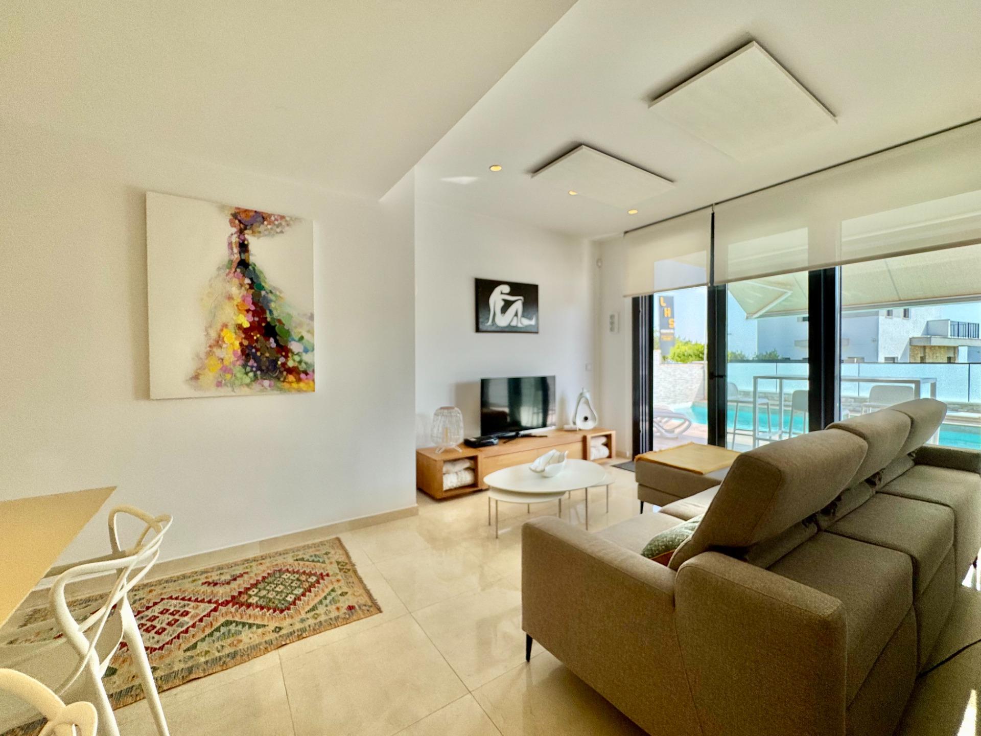 For sale - 3 Bedroom 2 Bathroom Villa in San Miguel de Salinas - Bellavista  - Alicante