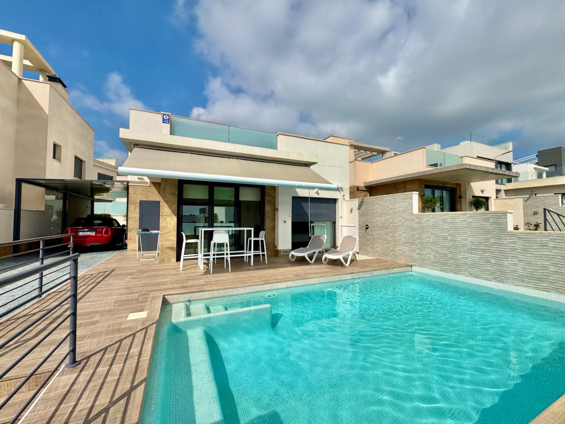For sale - 3 Bedroom 2 Bathroom Villa in San Miguel de Salinas - Bellavista  - Alicante