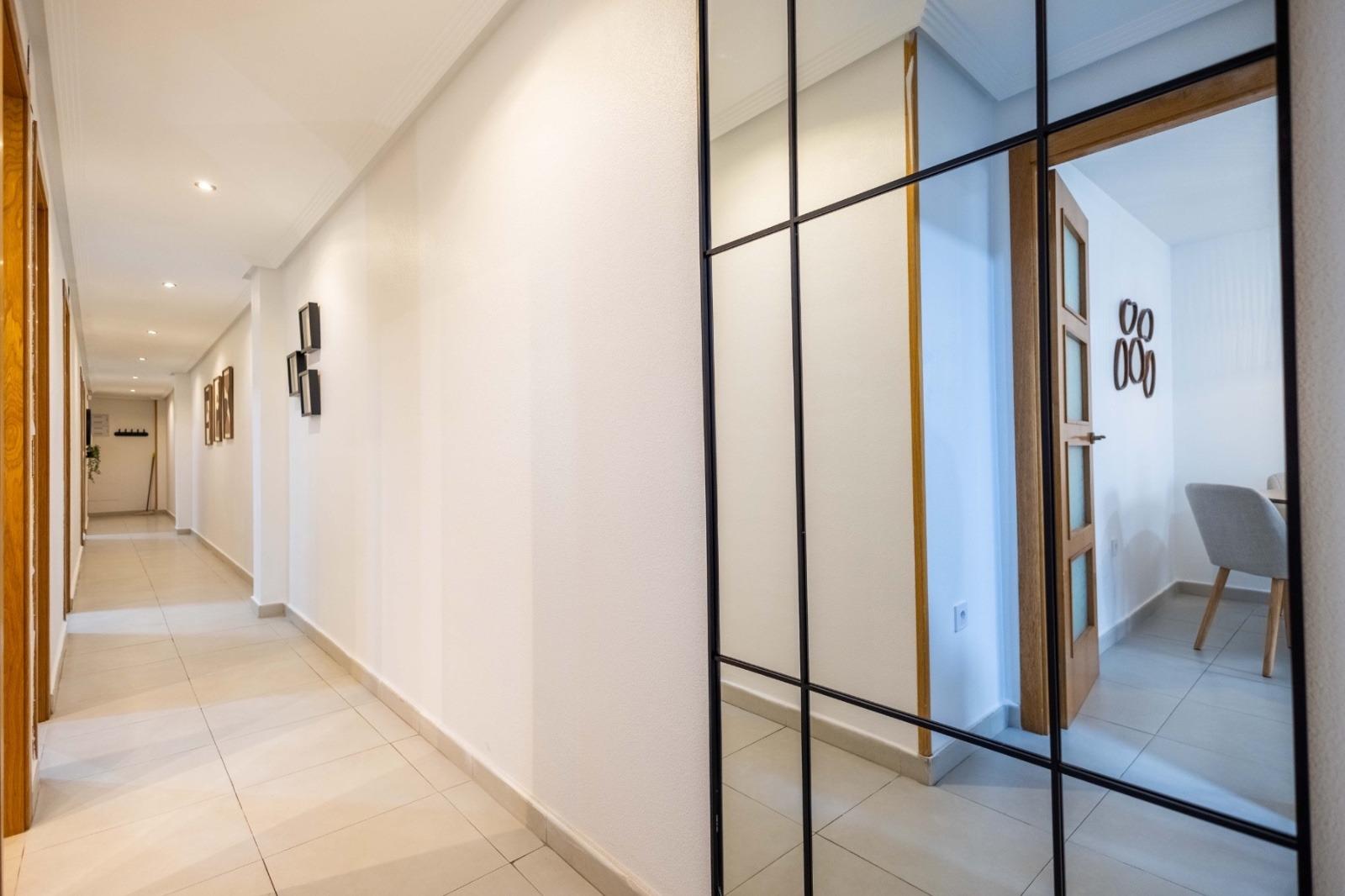 For sale - 3 Bedroom 2 Bathroom Apartment in Torrevieja - Las Calas  - Alicante