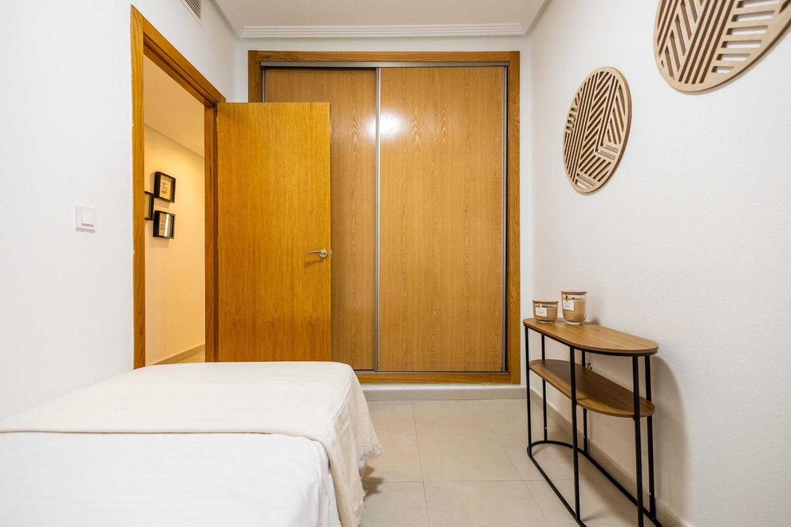 For sale - 3 Bedroom 2 Bathroom Apartment in Torrevieja - Las Calas  - Alicante