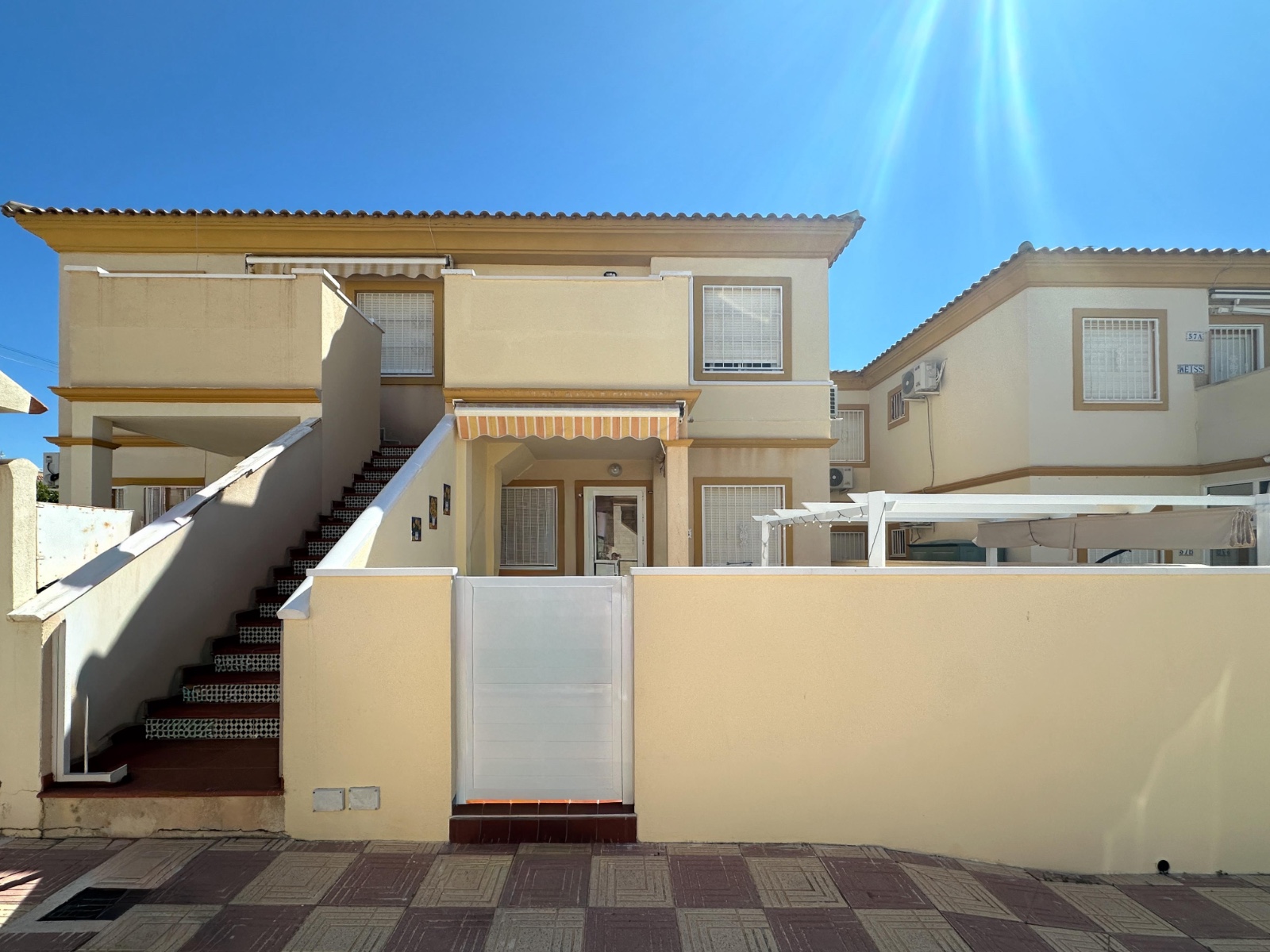 For sale - 2 Bedroom 1 Bathroom Bungalow in Orihuela Costa - Costa Blanca  - Alicante