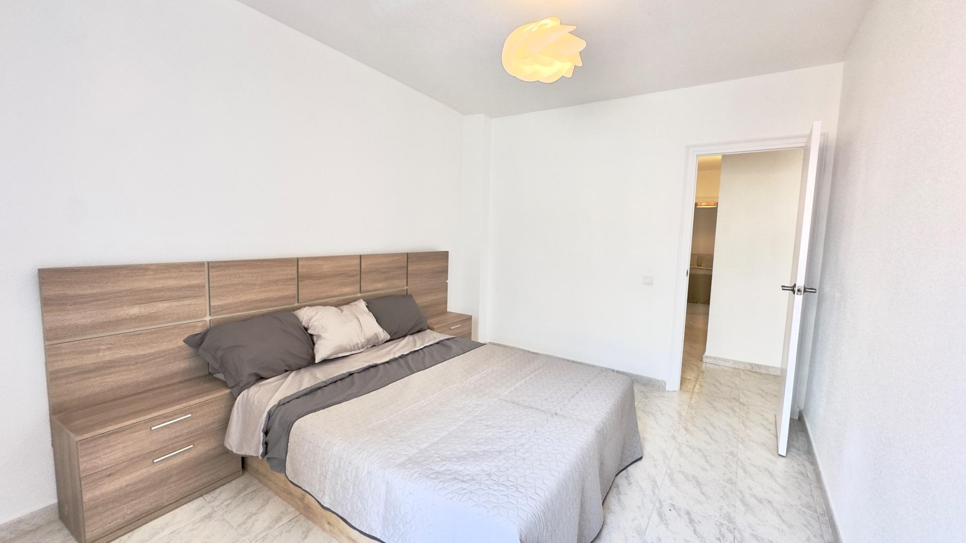 For sale - 3 Bedroom 1 Bathroom Apartment in Torrevieja - Estacion De Autobuses  - Alicante