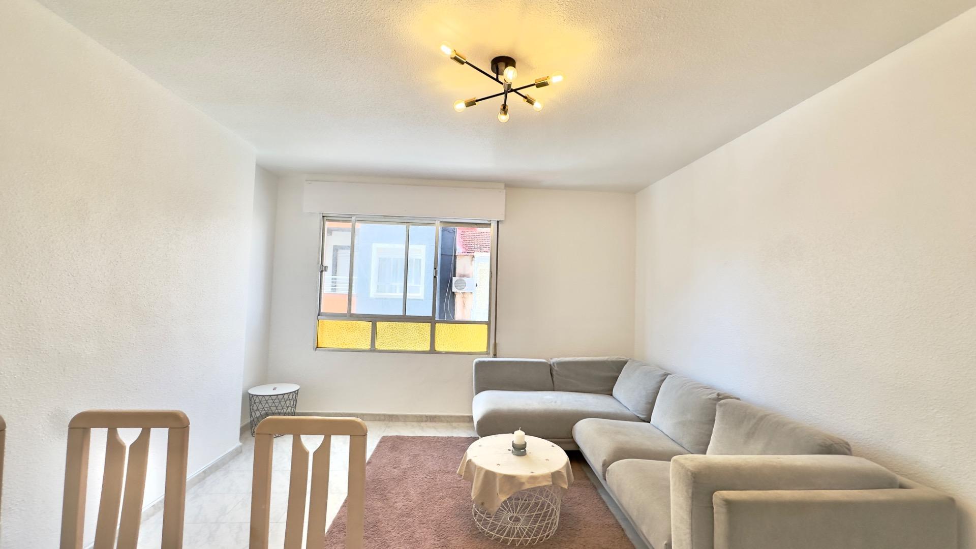 For sale - 3 Bedroom 1 Bathroom Apartment in Torrevieja - Estacion De Autobuses  - Alicante